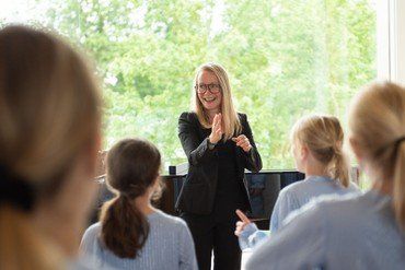 Nordsjællands Korskole leder Cille Buch underviser